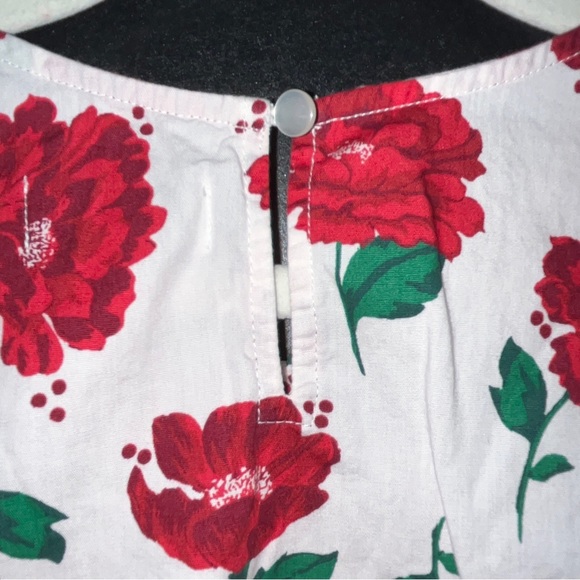 Crown & Ivy Kids top, 100% cotton,  white with bold red flowers, gold ribbon - Picture 6 of 13